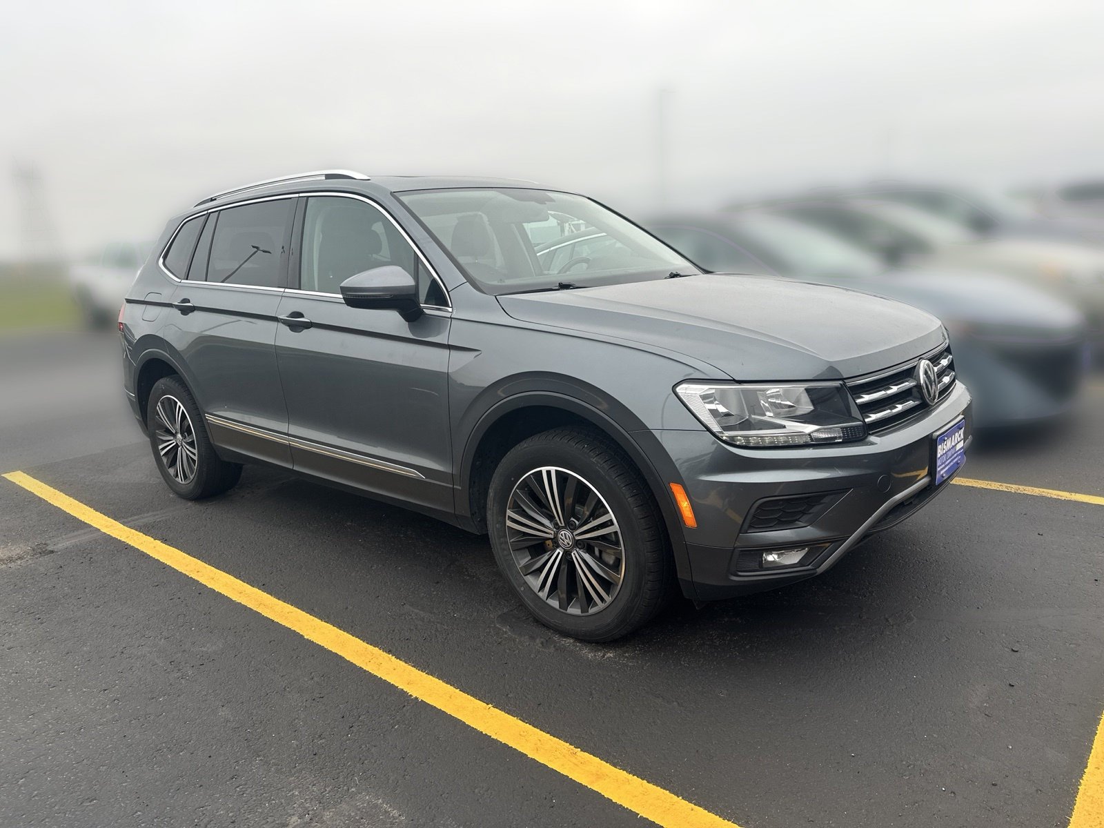 Used 2018 Gray Volkswagen 2.0T SEL image 2