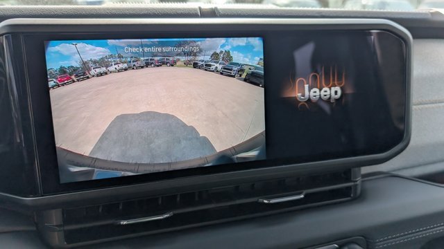 New 2026 Black Clear-Coat Exterior Paint Jeep Sahara image 17