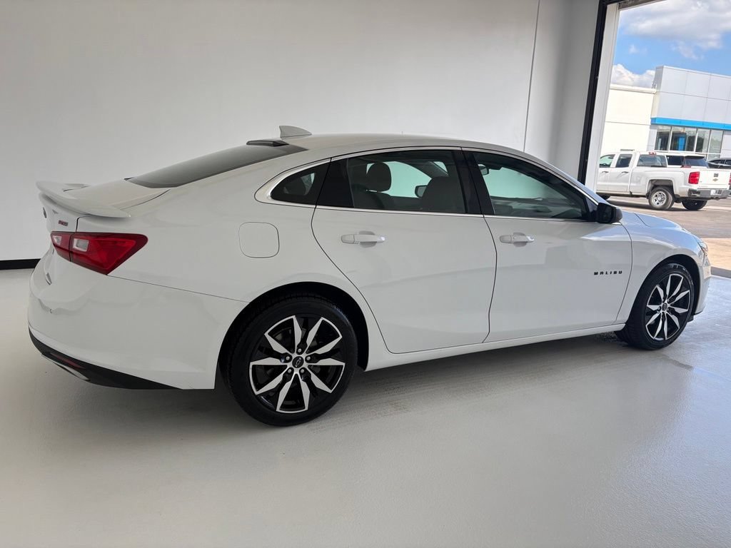 Used 2021 SUMMIT WHITE Chevrolet RS image 20