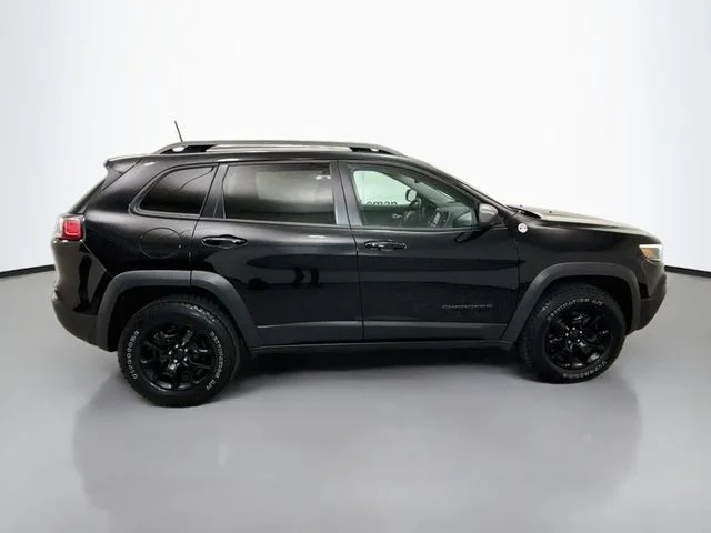 Certified Used 2021 Diamond Black Jeep Trailhawk image 8