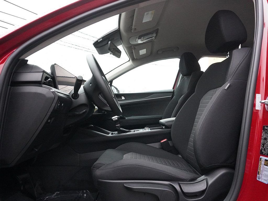 Used 2025 Red Kia LXS image 29