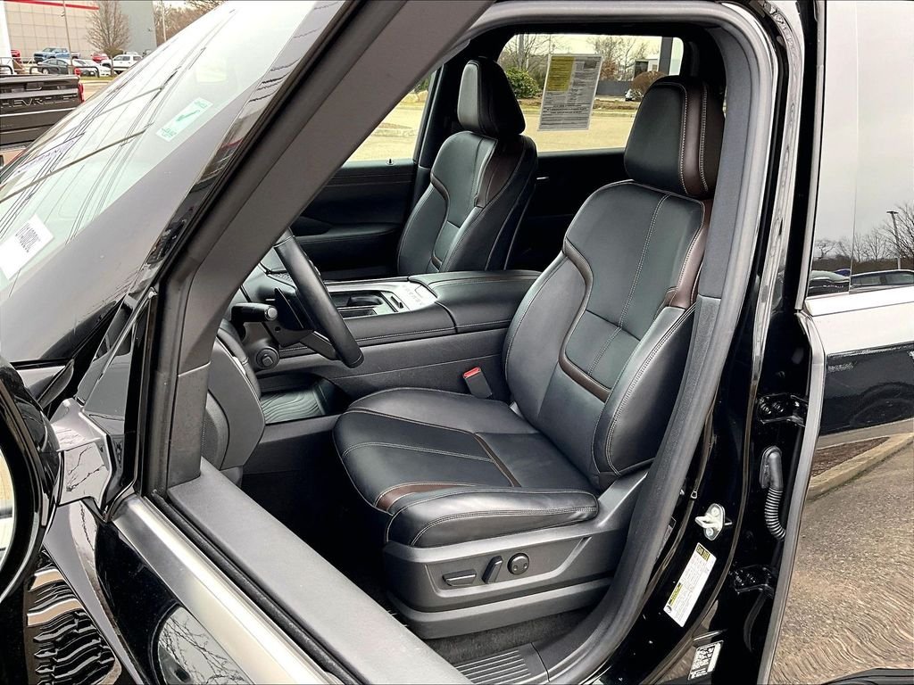 Certified Used 2025 Black Nissan SL image 10