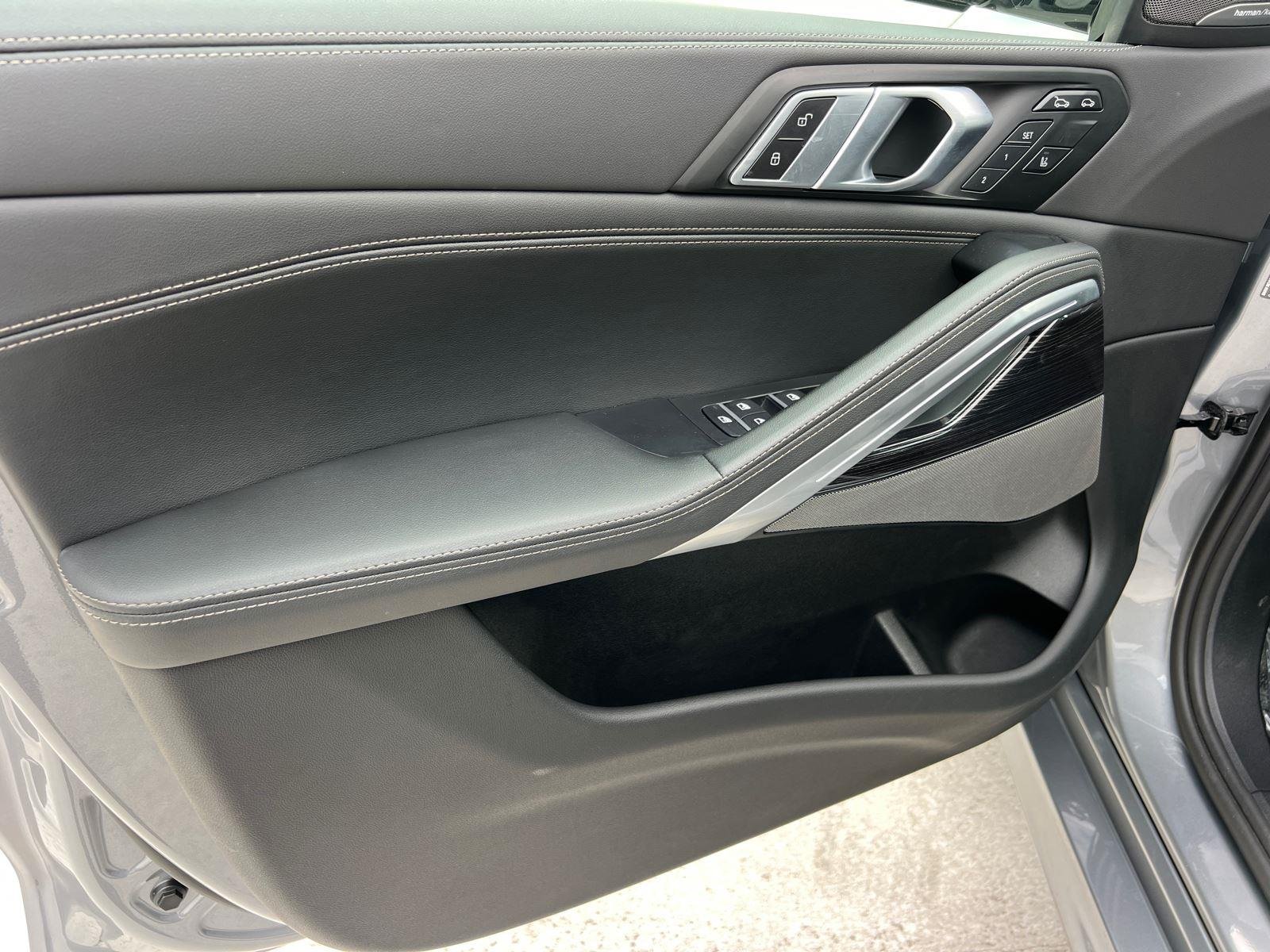 Used 2026 GRAY BMW xDrive40i image 10