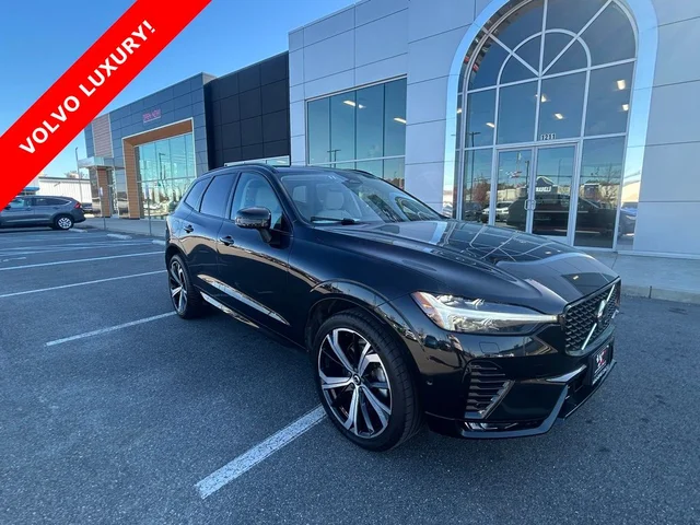 2023 Volvo XC60 B6 Ultimate Dark Theme