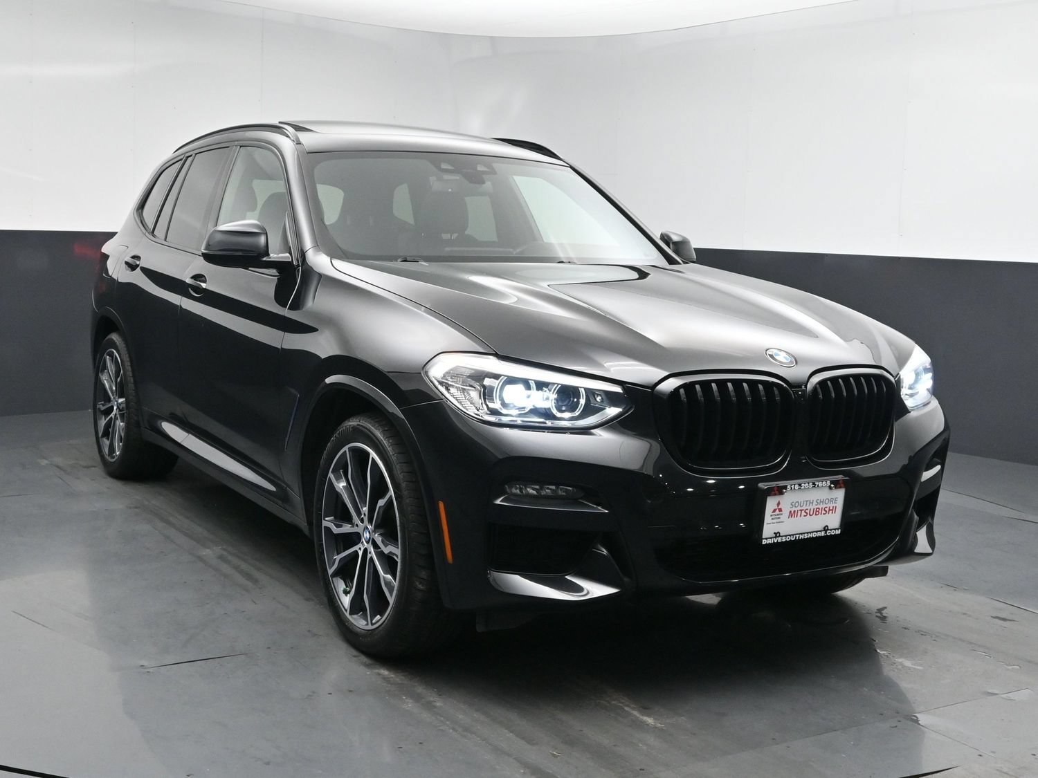 Used 2021 Black BMW xDrive30i image 2