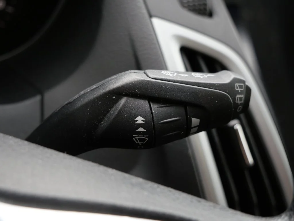 Used 2012 Blue Ford SE image 25