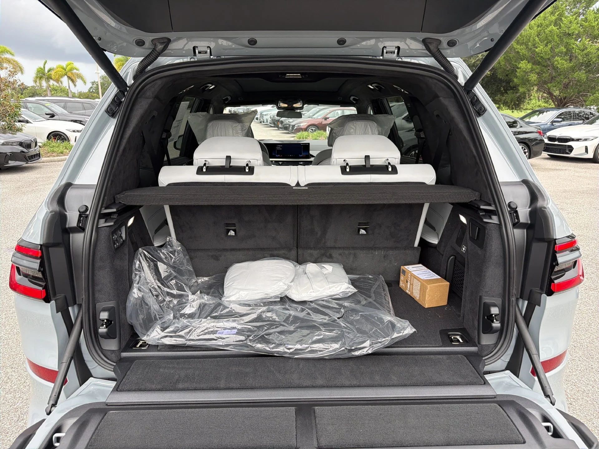 New 2027 Gray BMW xDrive40i image 12