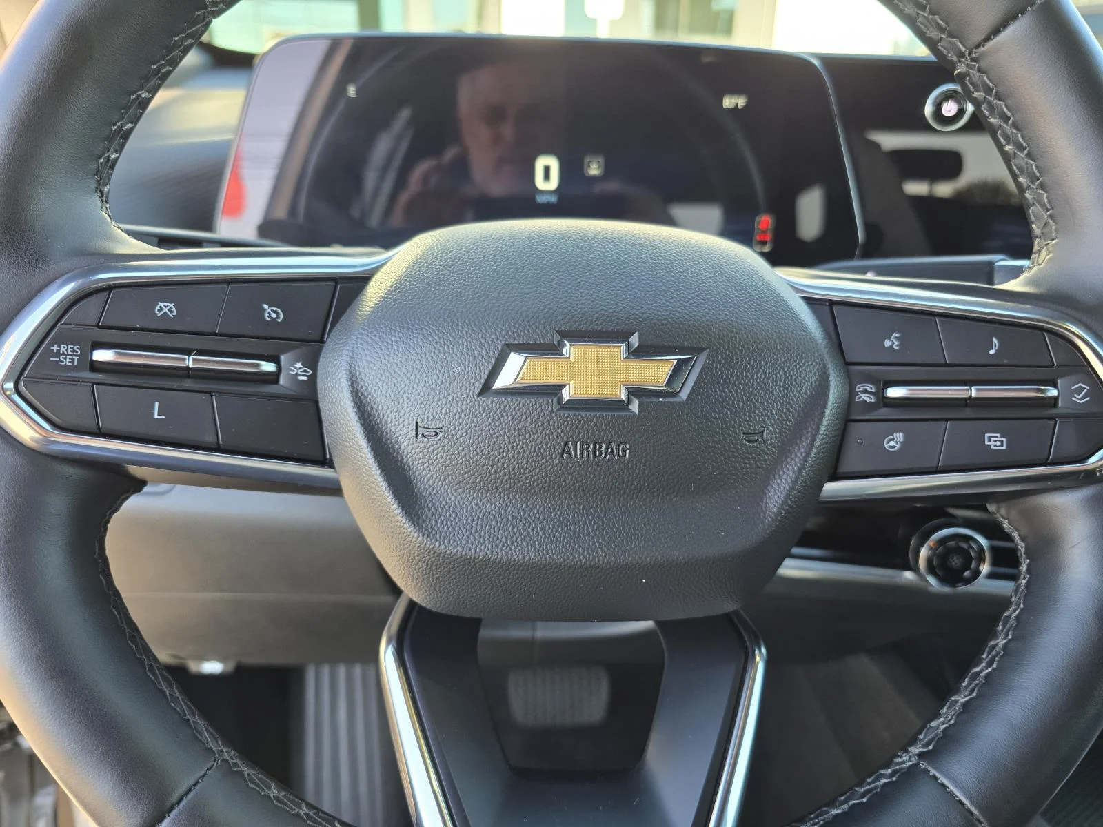 Used 2025 Sterling Gray Metallic Chevrolet FWD LT image 12