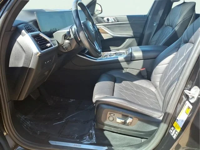 Used 2024  BMW xDrive40i image 19