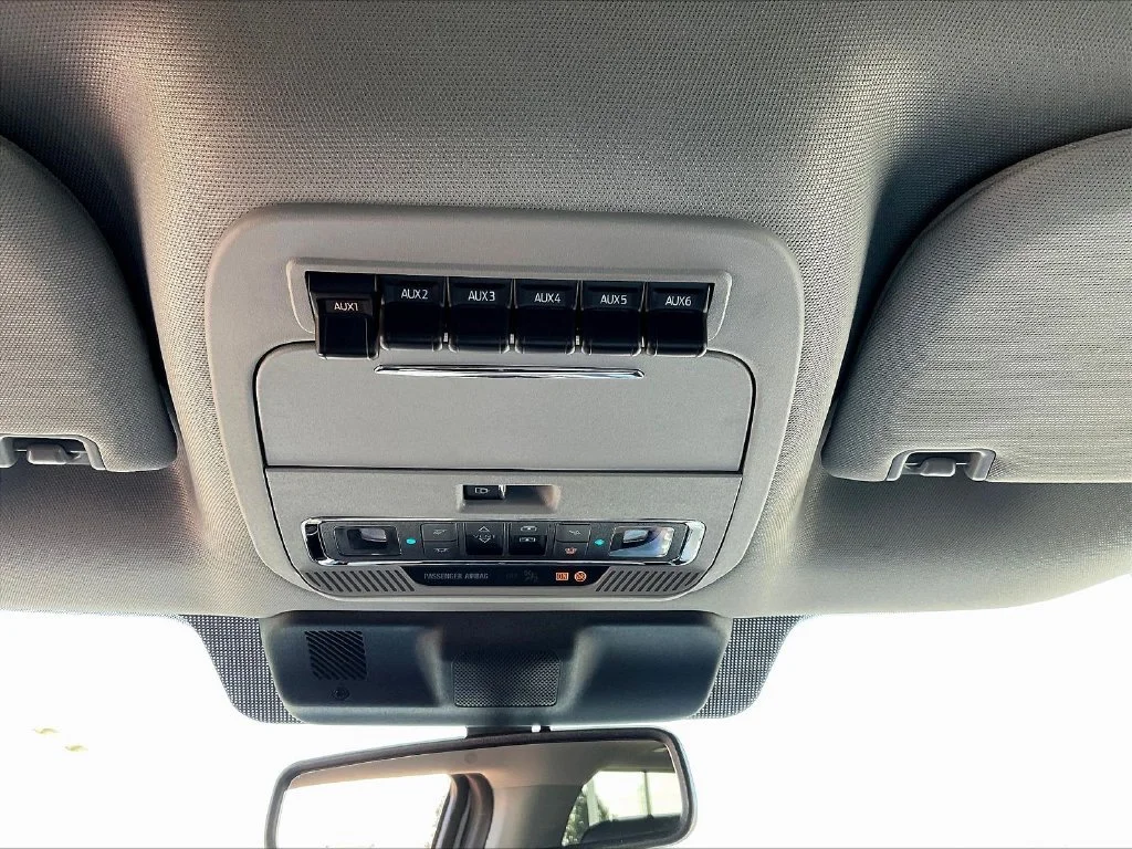 New 2027 Carbonized Gray Metallic Ford F-250® Lariat® image 27