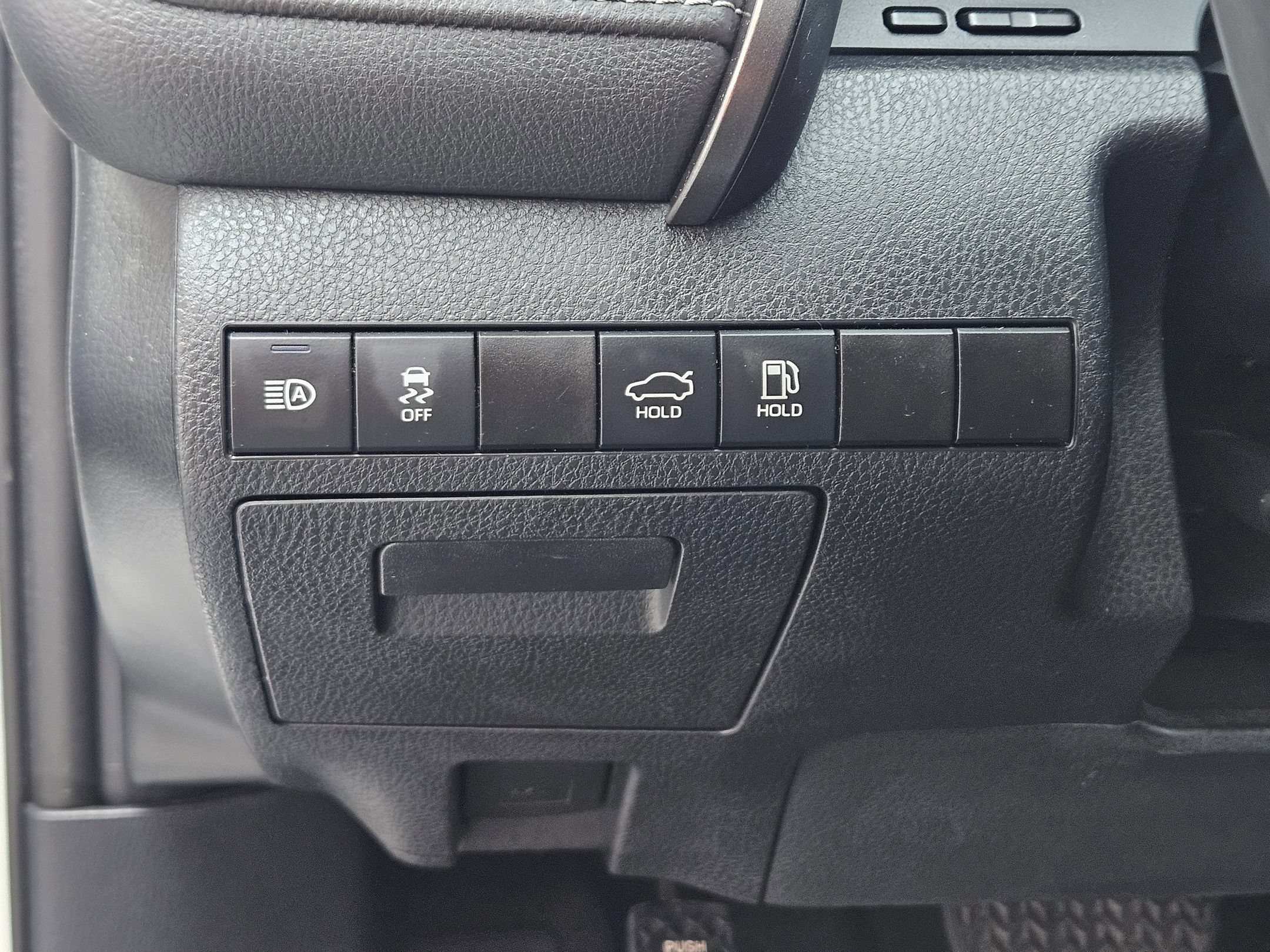Used 2024 Ice Cap Toyota SE image 18