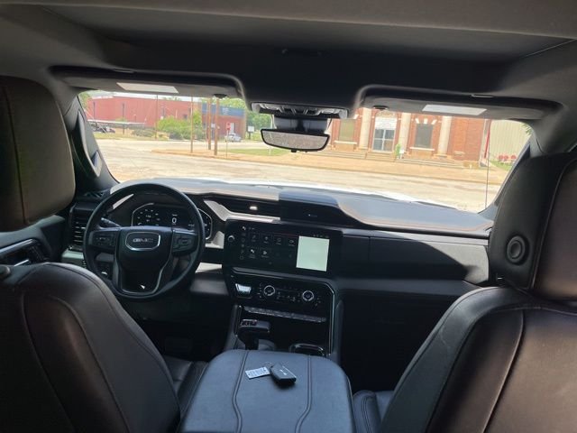 Used 2024 White GMC AT4 image 27