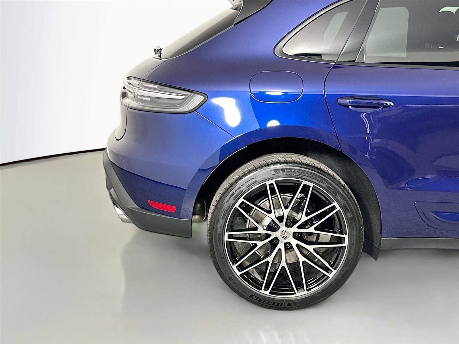 Certified Used 2025 Gentian Blue Metallic Porsche  image 13