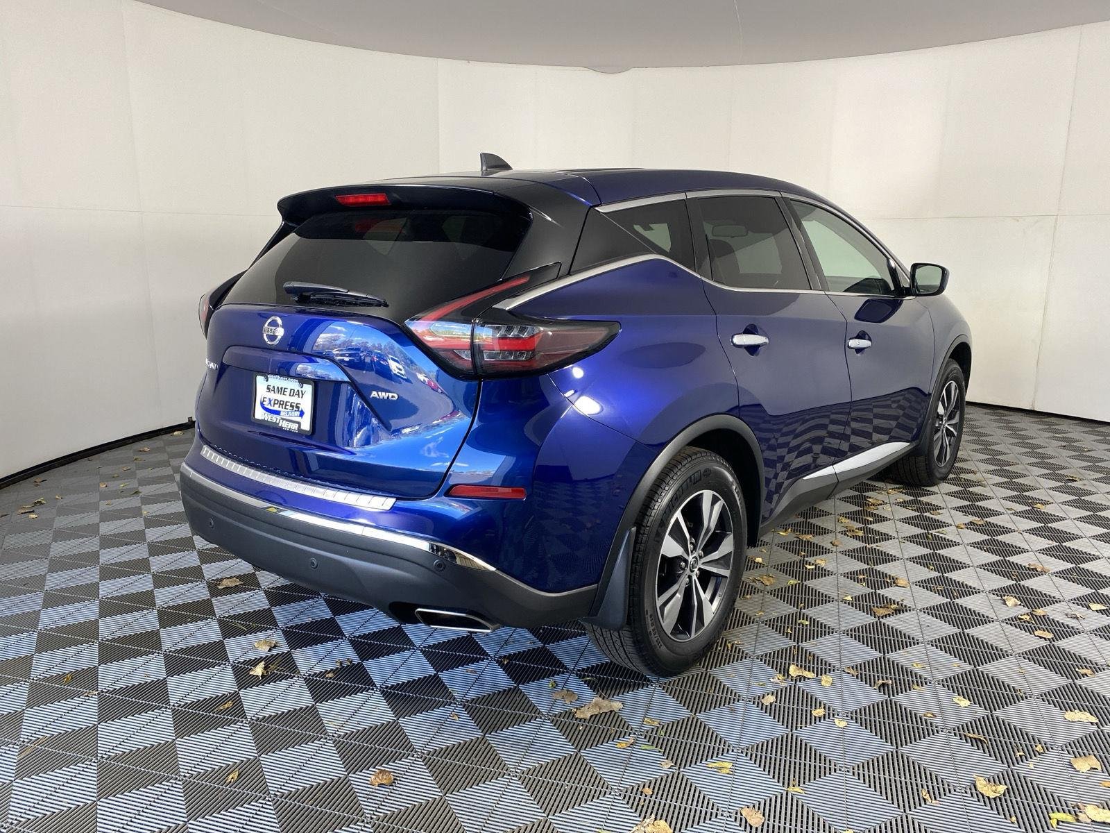 Used 2022 Deep Blue Pearl Nissan S image 8