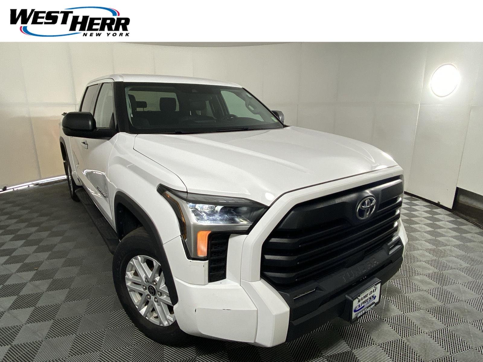 Used 2022 White Toyota SR5 image 1