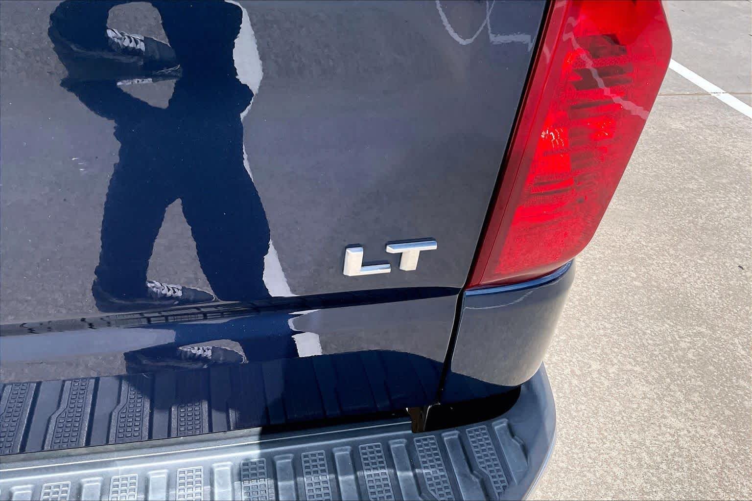 Used 2023 Northsky Blue Metallic Chevrolet LT image 10