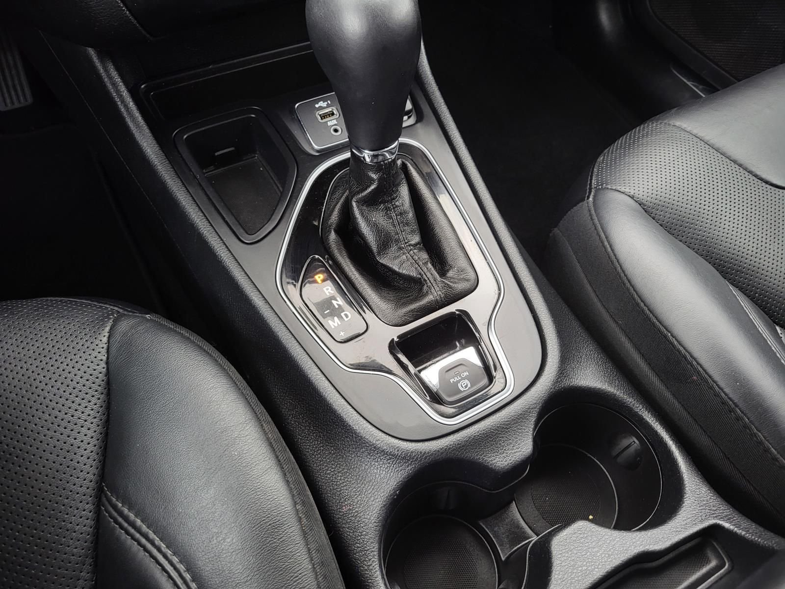 Used 2019 Bright White Clearcoat Jeep Limited image 29