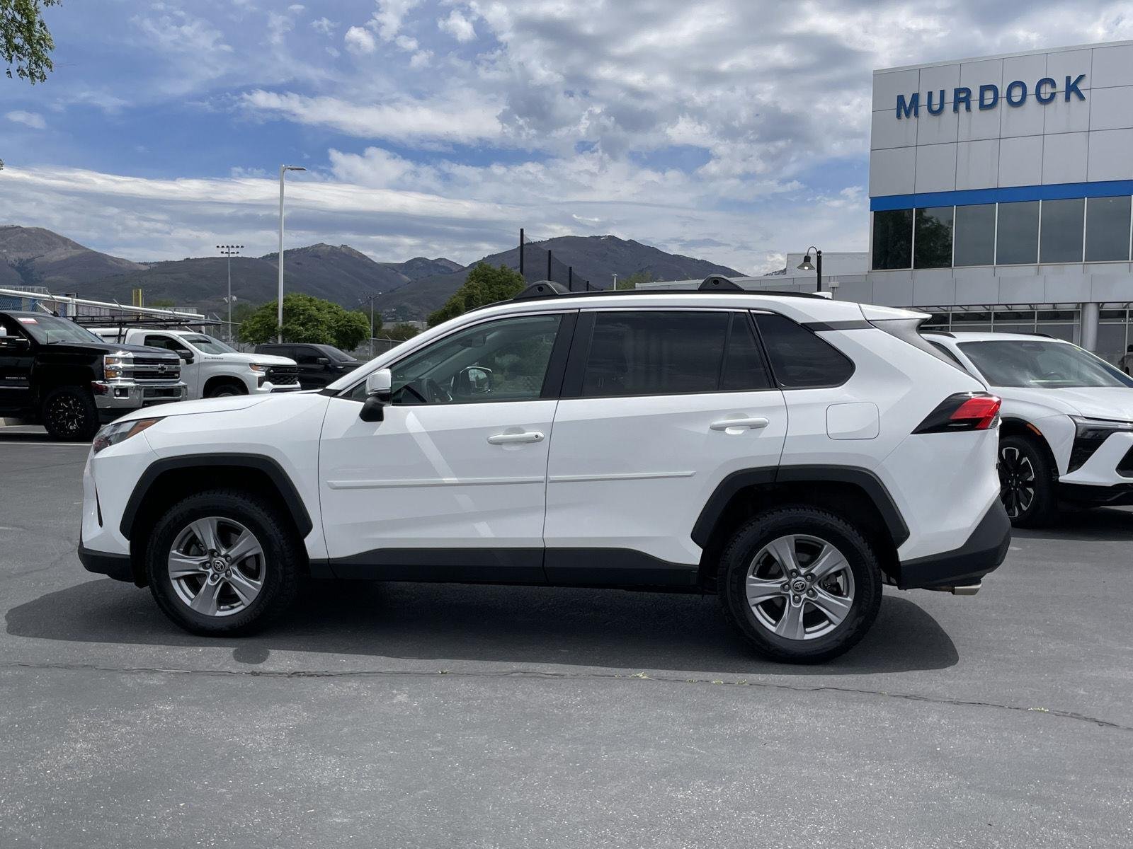 2022 Toyota RAV4 XLE - Photo 13