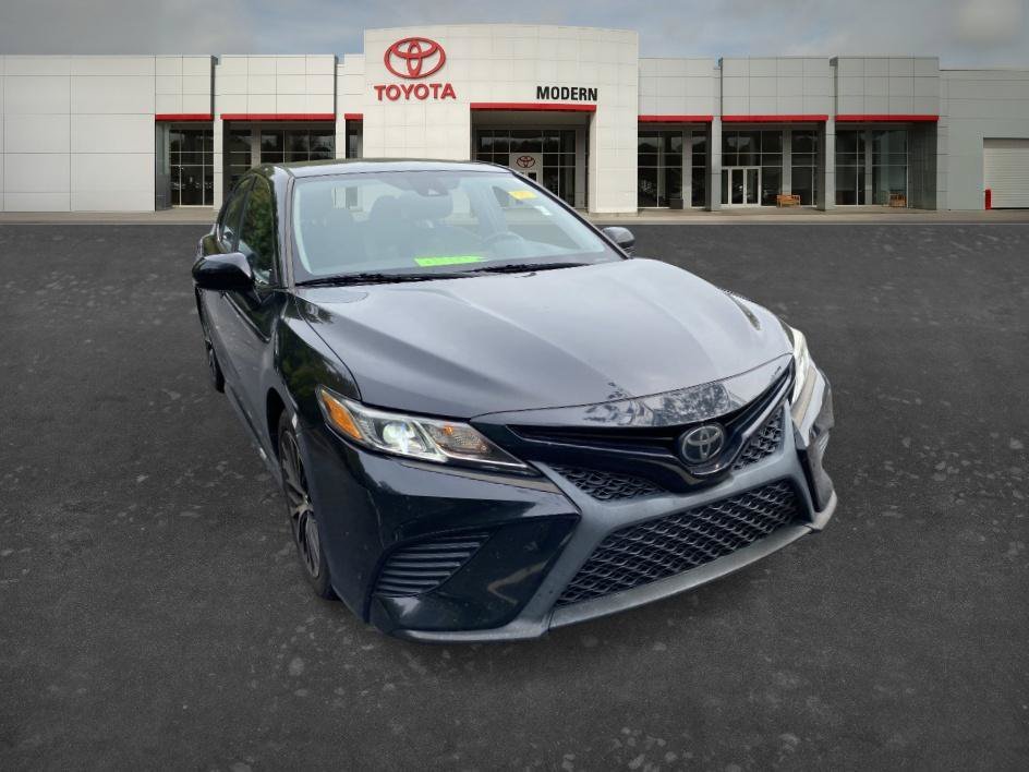 Used 2019 Midnight Black Metallic Toyota SE image 17