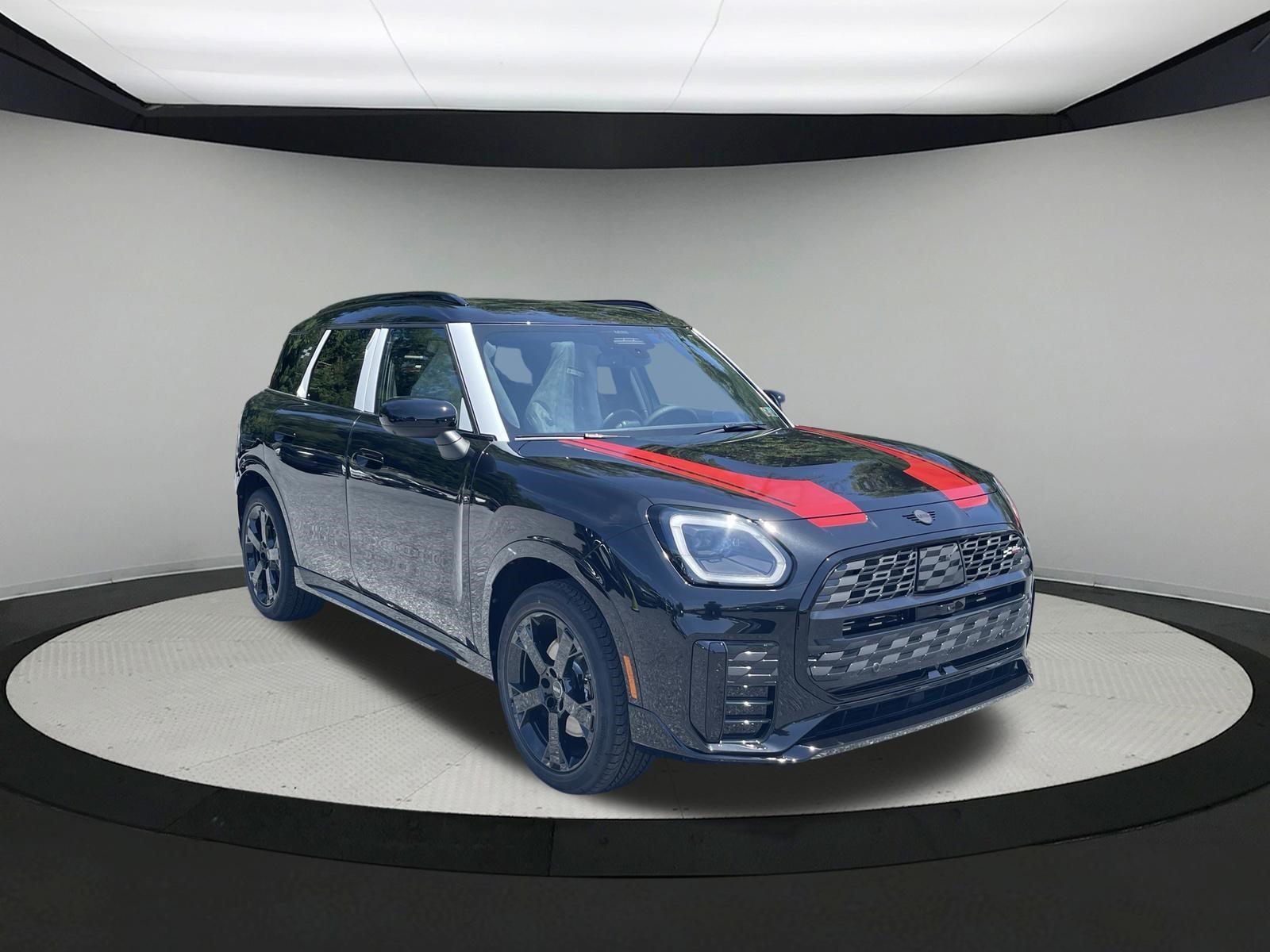 New 2027 Midnight Black II Metallic MINI Iconic image 3