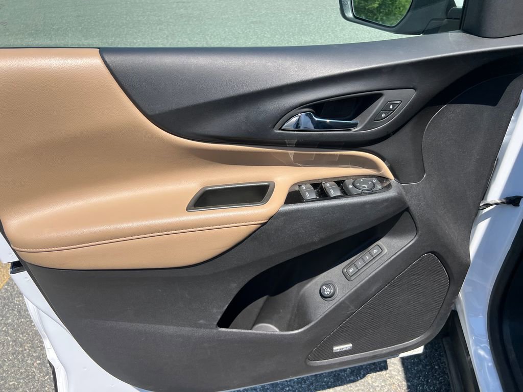 Certified Used 2024 Iridescent Pearl Tricoat Chevrolet Premier image 8
