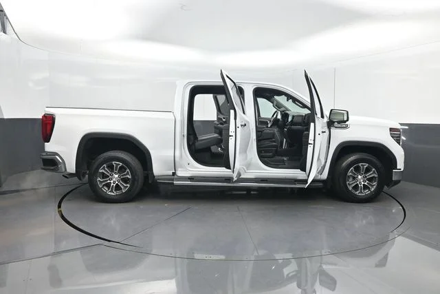 2024 GMC Sierra 1500 SLT - Photo 36