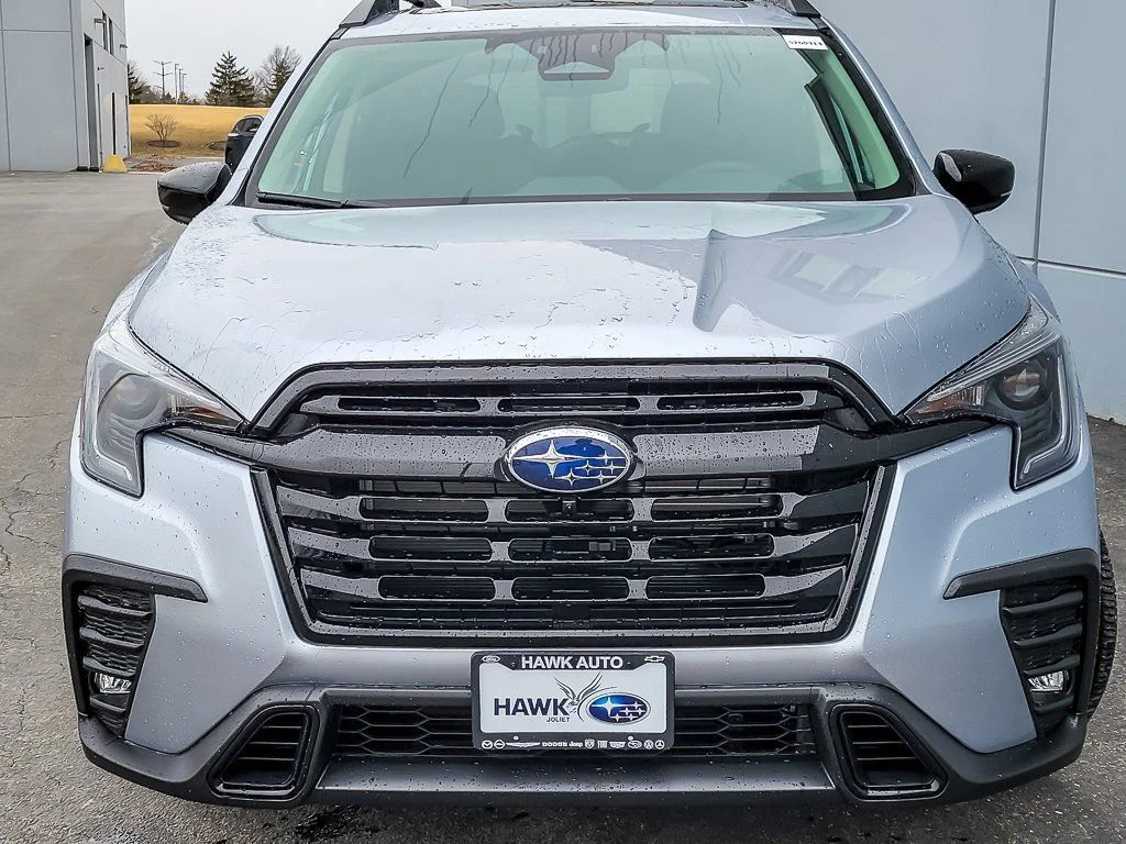 Used 2026 Silver Subaru Onyx Edition Touring image 3