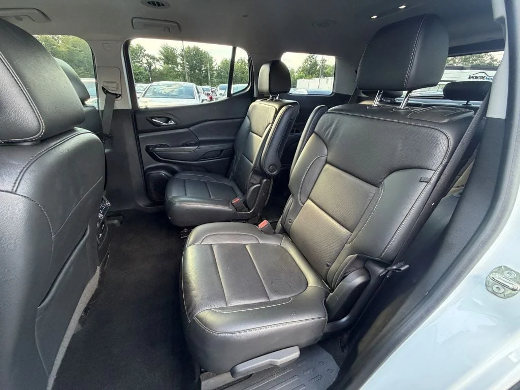 Used 2020 Summit White GMC FWD 4dr SLT w/ Upgraded 3.6-Liter DOHC V6 Engine image 26