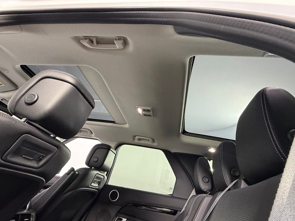 Used 2024 Fuji White Land Rover S image 34