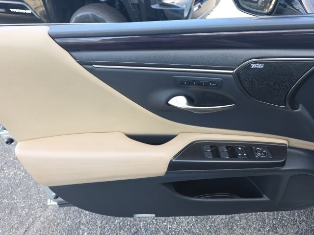 2019 Lexus ES 350 - Photo 13