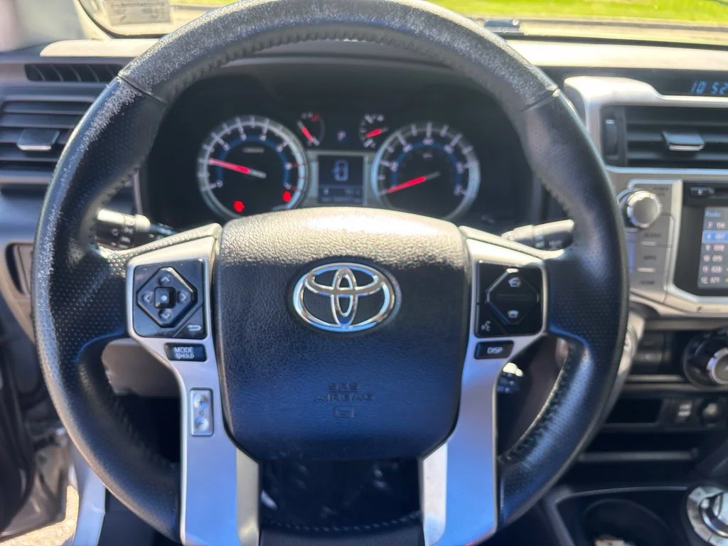 Used 2016 Silver Toyota SR5 image 14