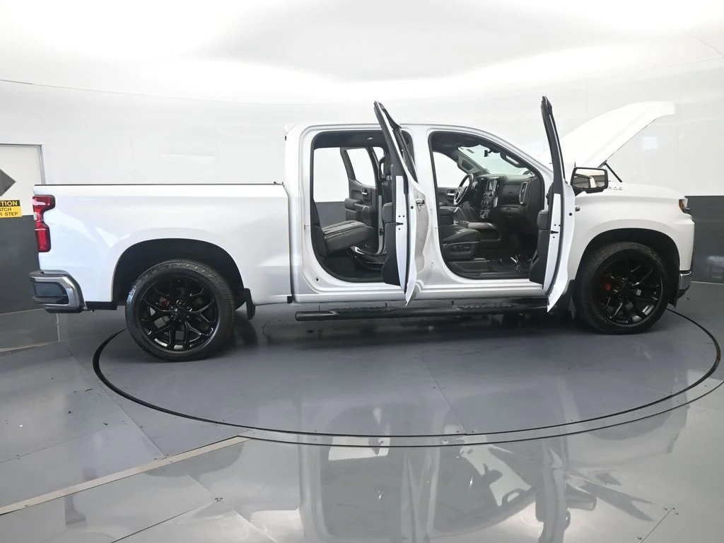 Used 2022 Iridescent Pearl Tricoat Chevrolet LTZ image 75