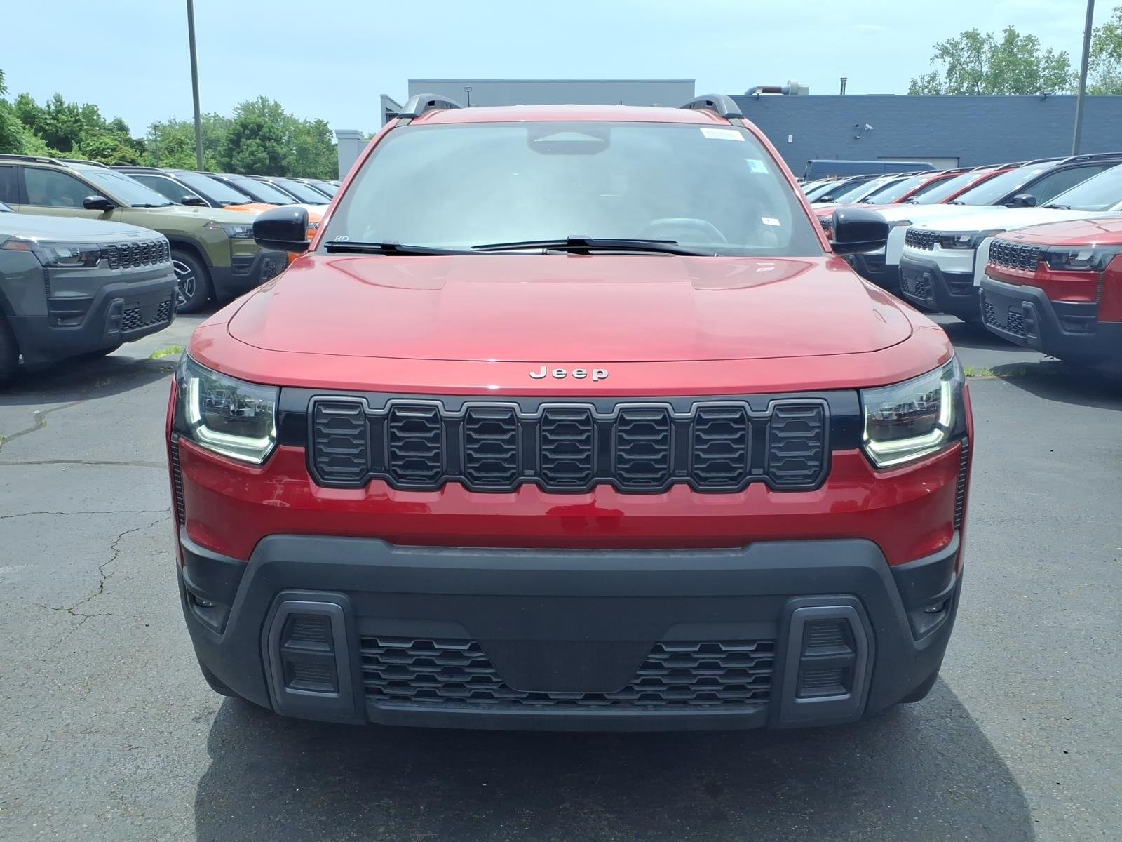New 2026 Red Hot Pearl-Coat Exterior Paint Jeep Laredo image 2