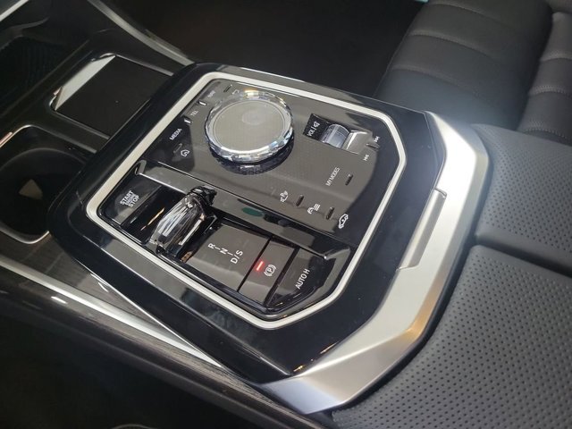 New 2026 Black Sapphire Metallic BMW 7 Series image 13