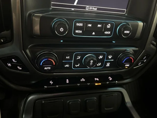 2018 Chevrolet Silverado 1500 LTZ - Photo 18