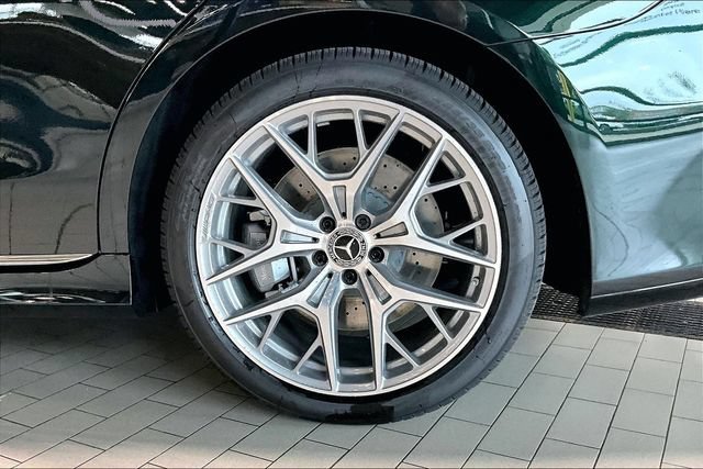 New 2027 Emerald Green Metallic Mercedes-Benz S 580 image 56