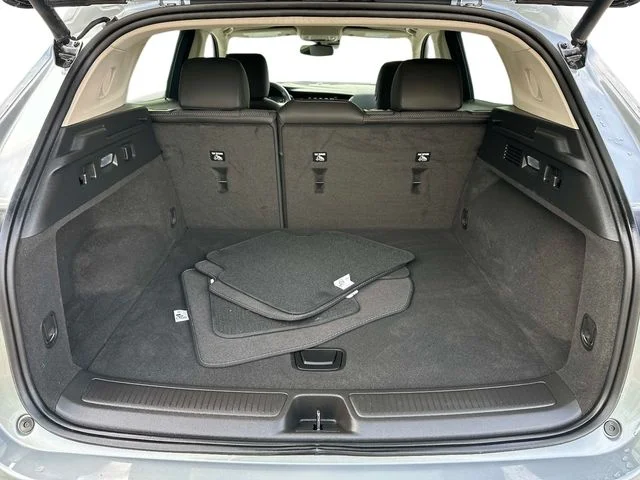 Used 2023 Gray Buick Preferred image 9