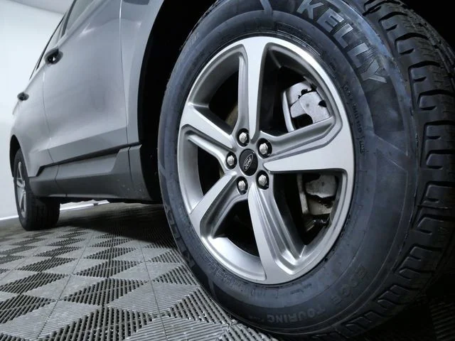 Used 2024 Gray Ford SEL image 2