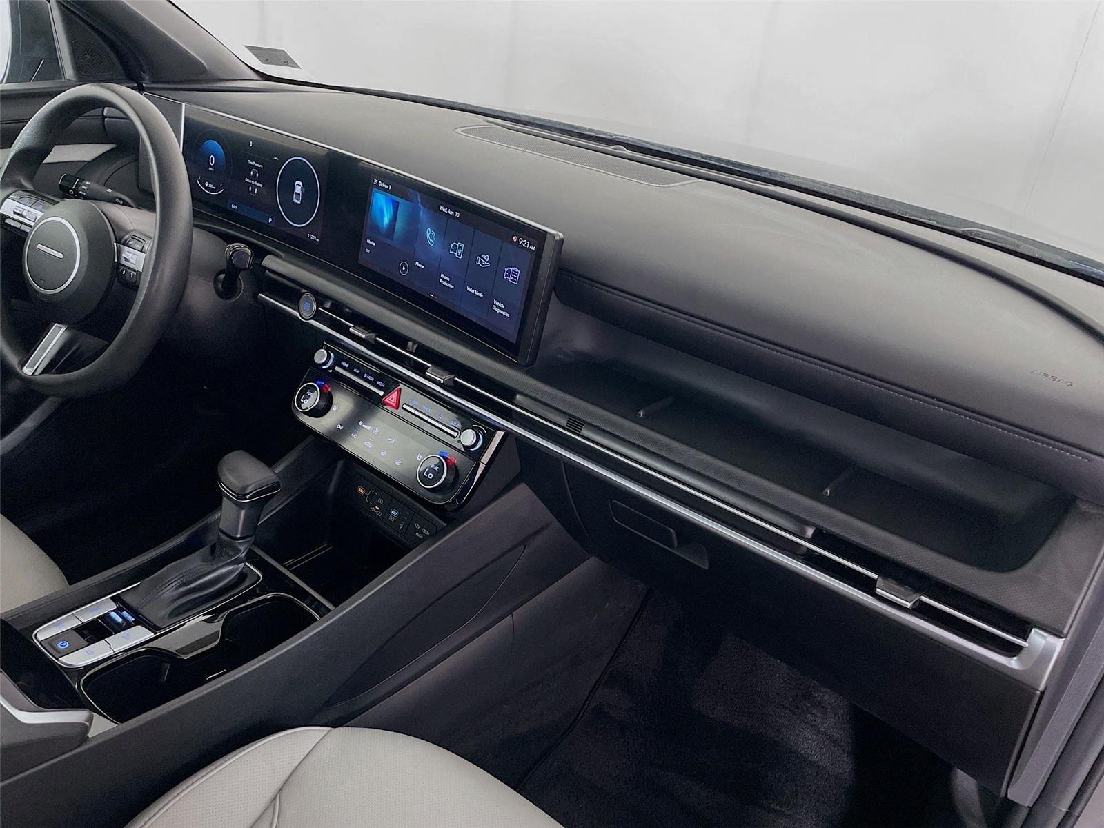 Used 2025 Hampton Gray Hyundai SEL Activity image 31