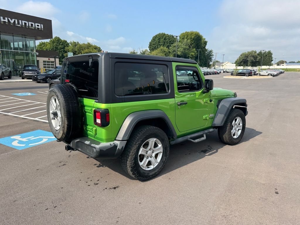Used 2018 Green Jeep Sport S image 3