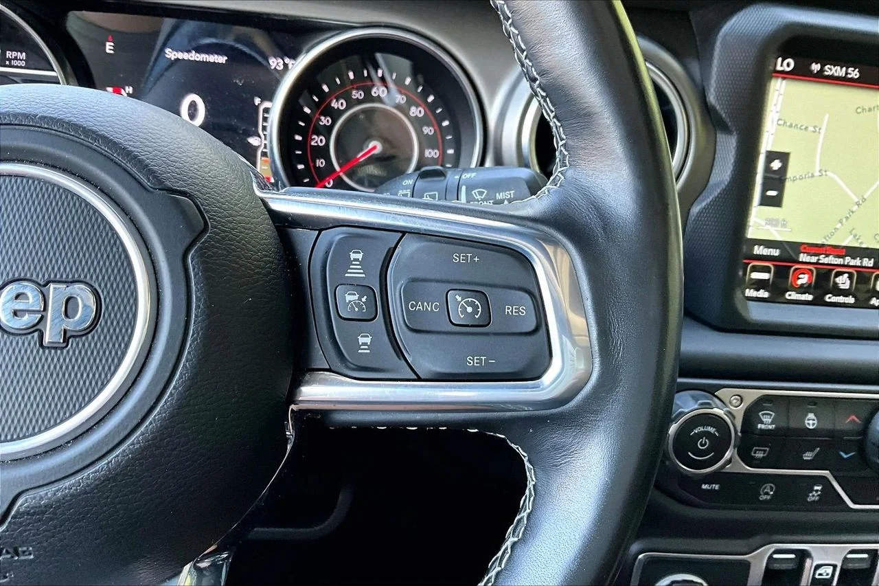 Used 2021 White Jeep Rubicon image 29
