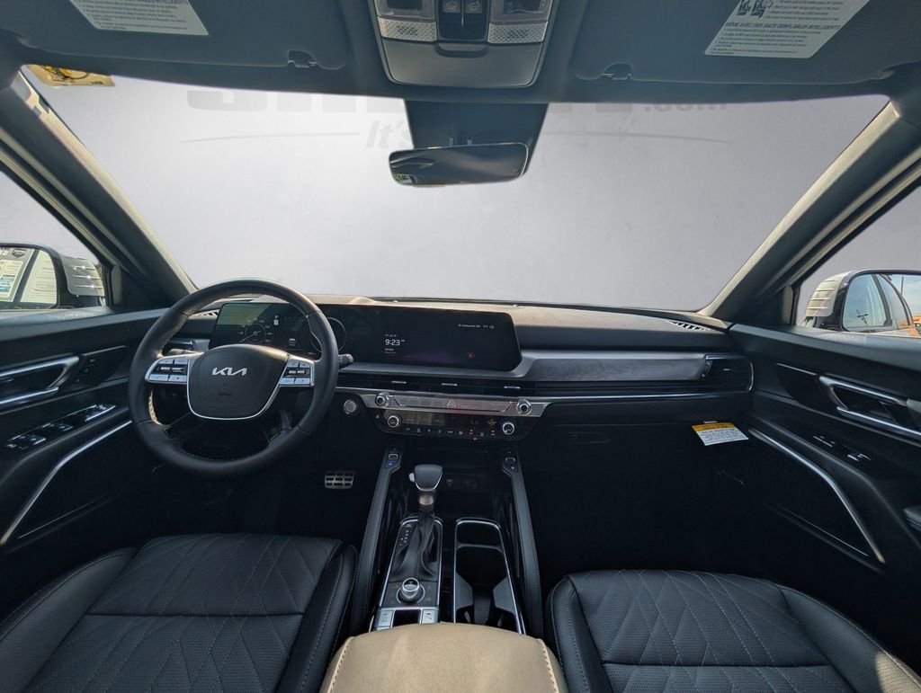Used 2025 Gray Kia SX X-Line image 3