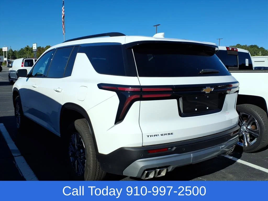 Used 2026 Summit White Chevrolet LT image 4