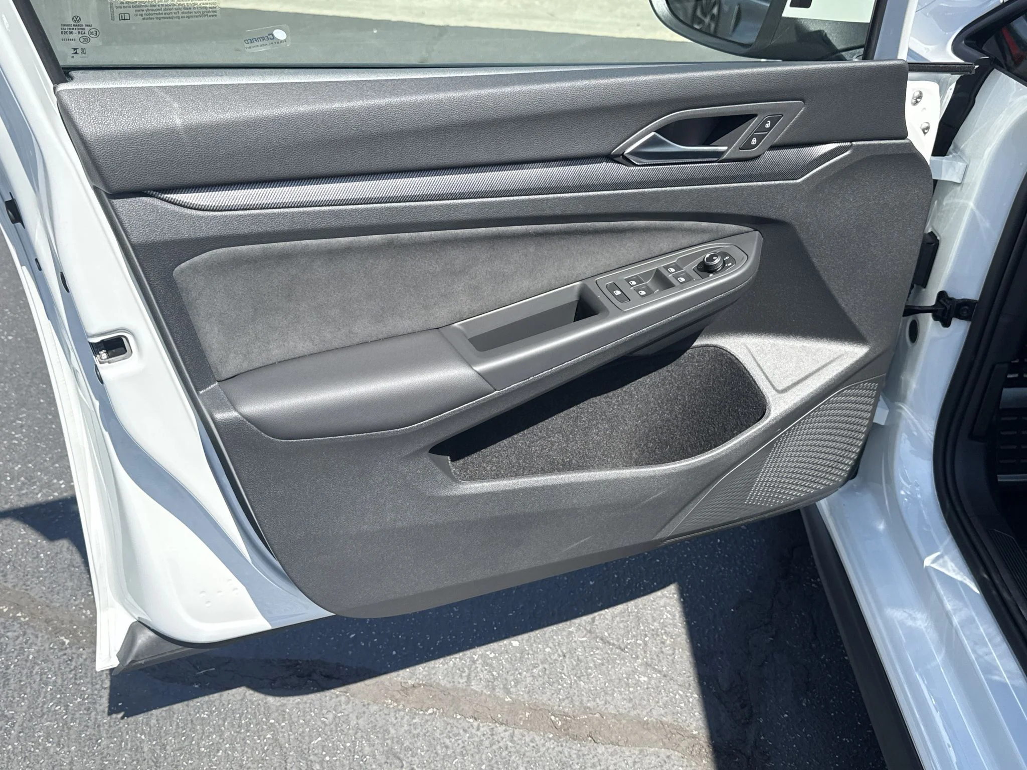 New 2026 Opal White Pearl Volkswagen SE image 11