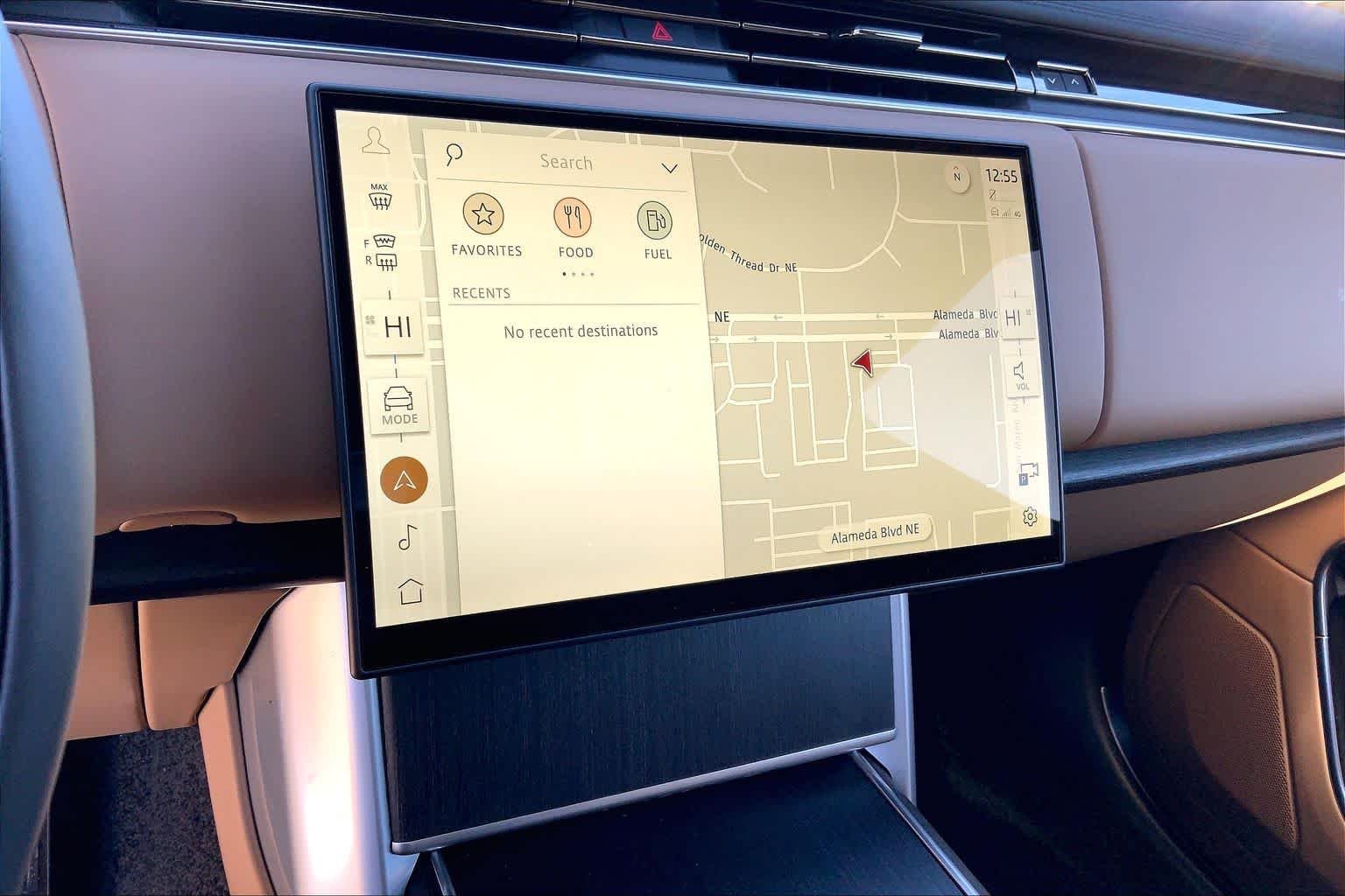 New 2026 Ostuni Pearl White Land Rover SE image 17