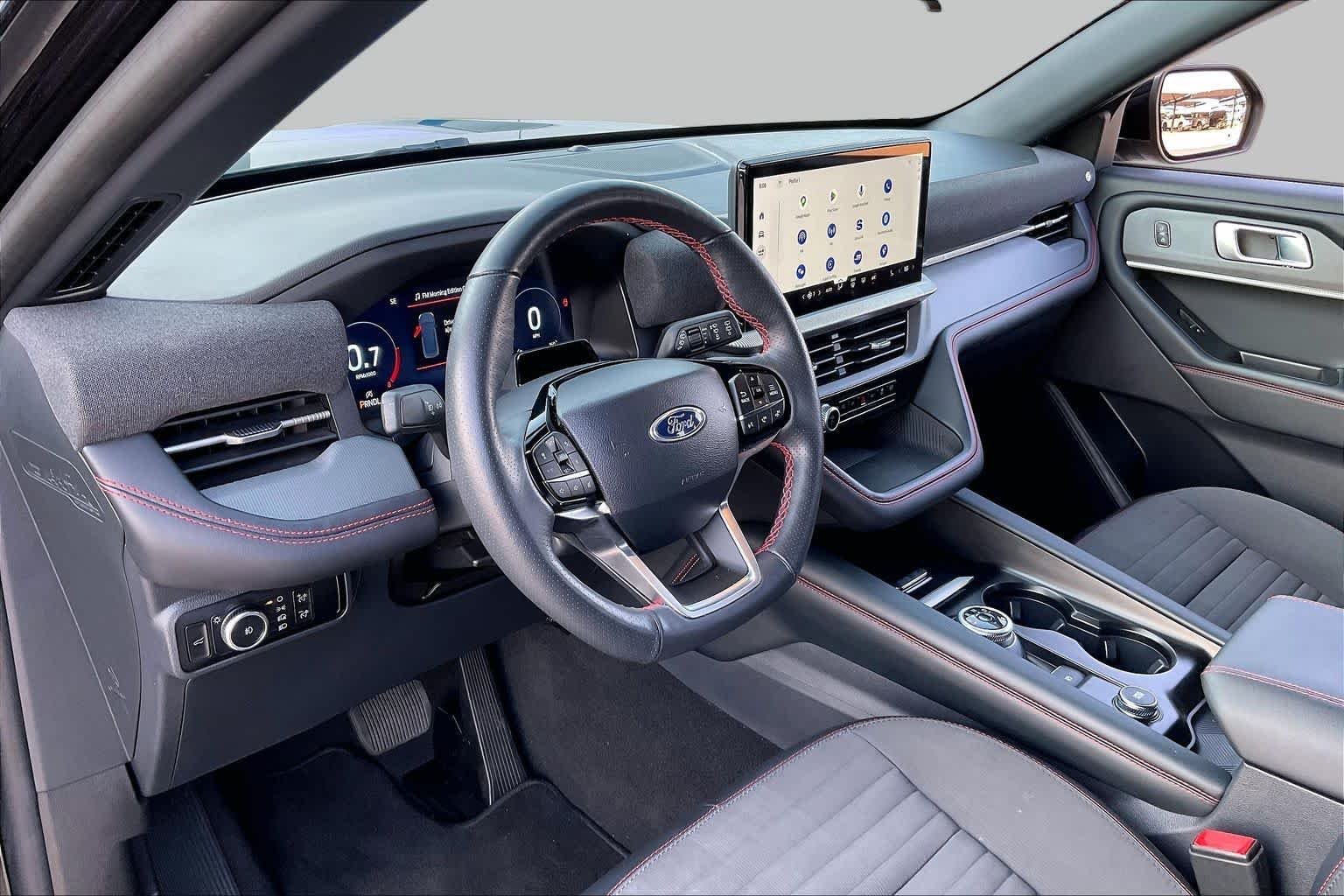 Used 2025 Agate Black Ford ST-Line image 32