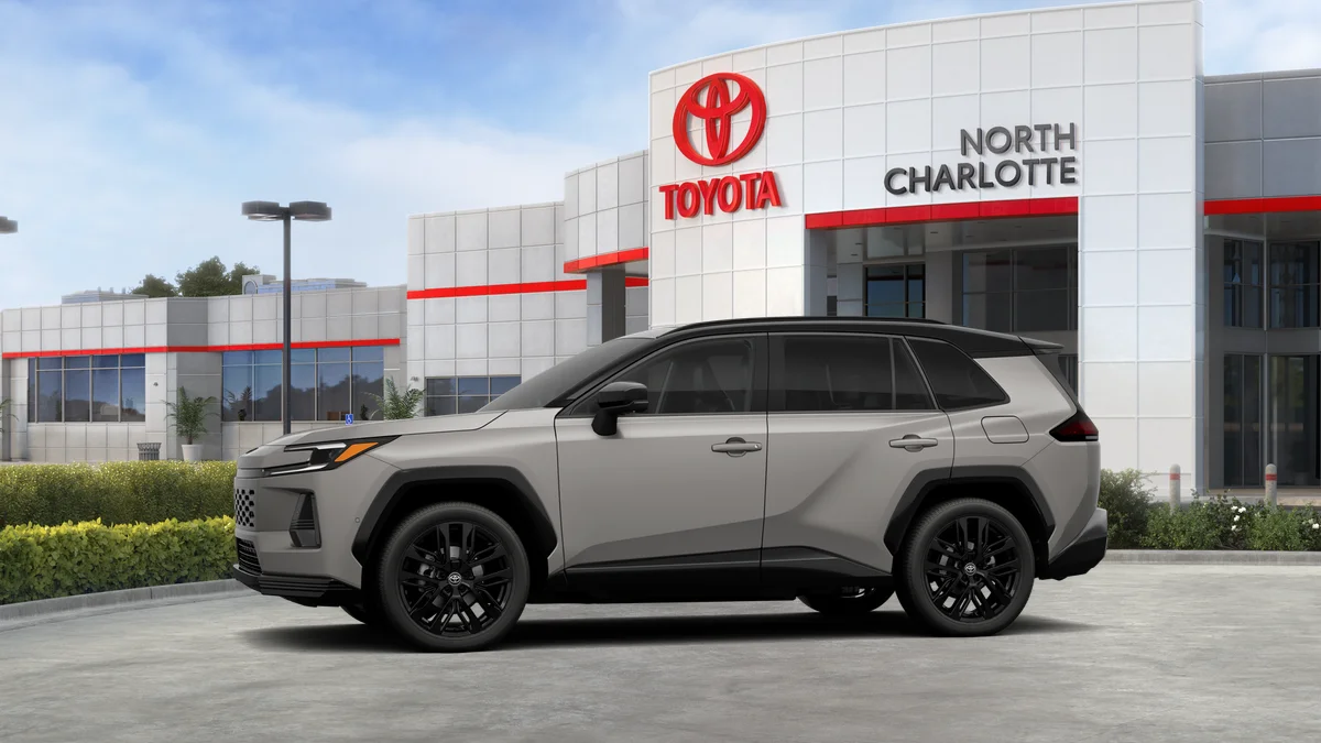 New 2026 Meteor Shower with Midnight Black Metallic roof Toyota XSE image 25