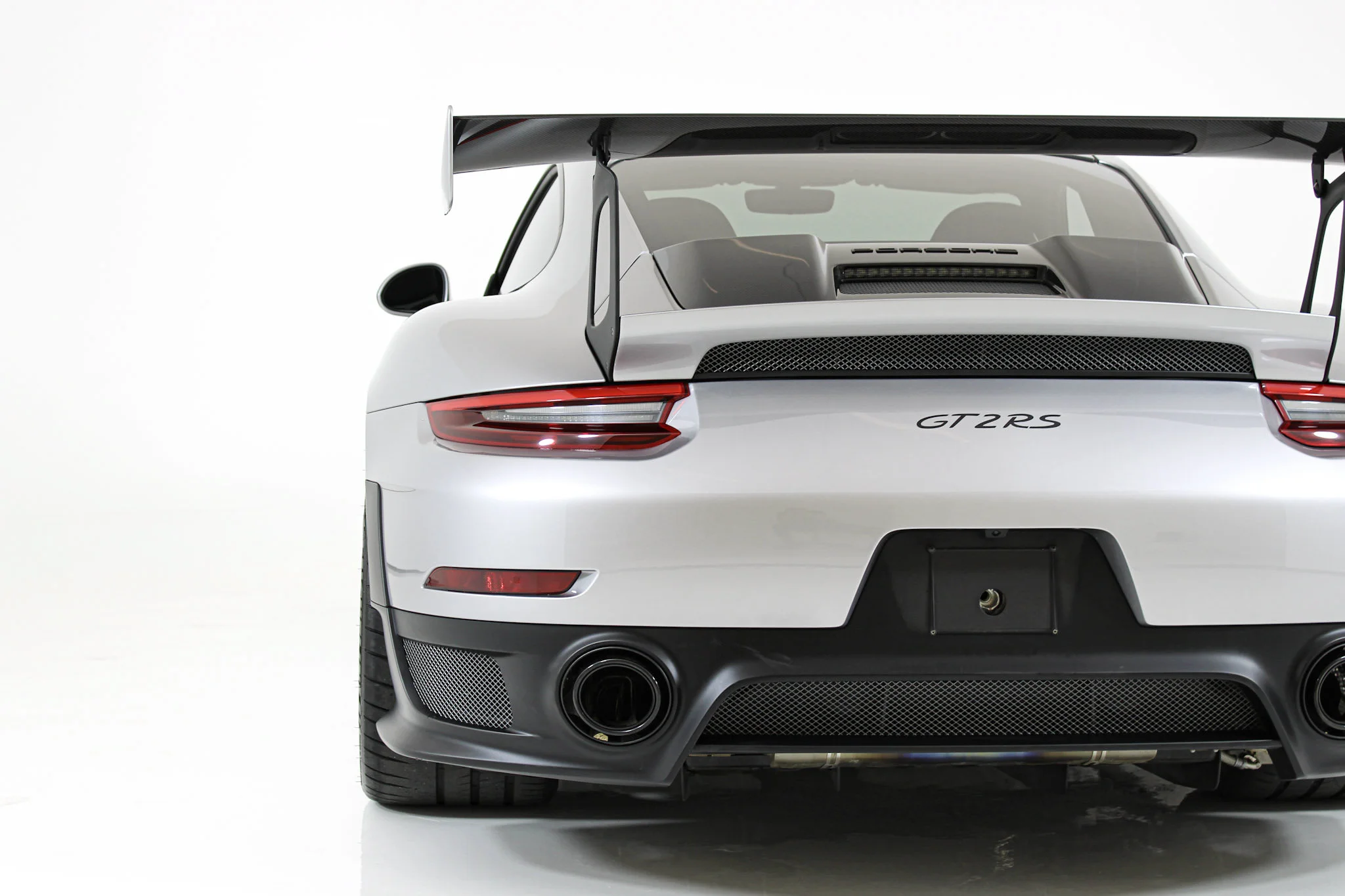 Used 2018 Silver Porsche GT2 RS Coupe image 22