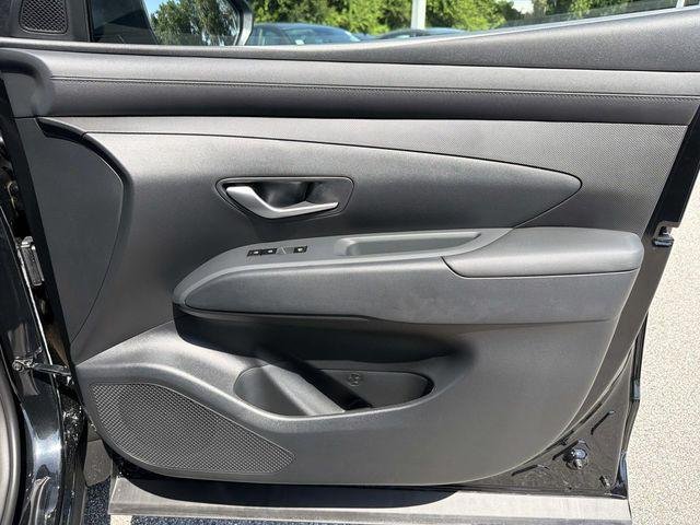 New 2027 Black Hyundai SE FWD image 12