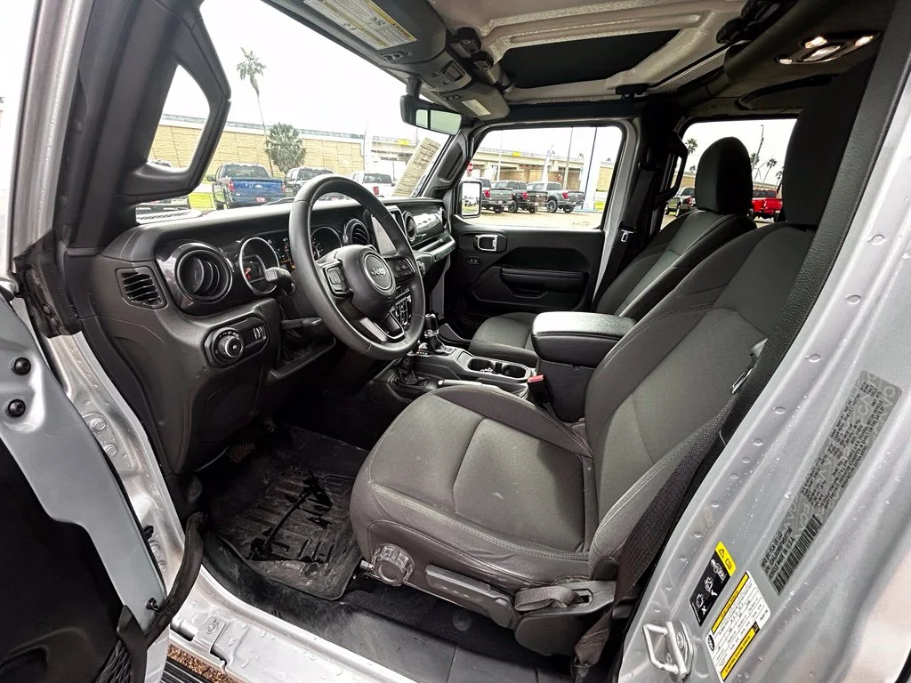 Used 2023 Silver Jeep Sport image 12